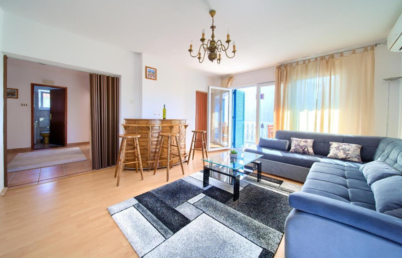 Apartment Drazana クルク エクステリア 写真